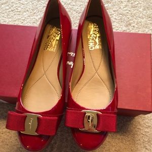 Salvatore Ferragamo varina red size 6b